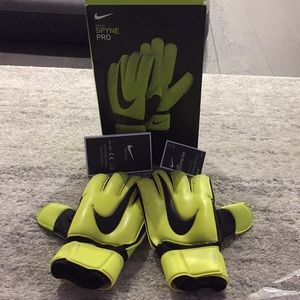 NIKE GK SPYNE PRO SOCCER GOALIE GLOVES VARIOUS SZ